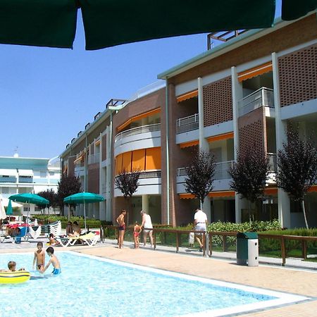 Апартаменты Residenza Le Acacie Бибионе Экстерьер фото